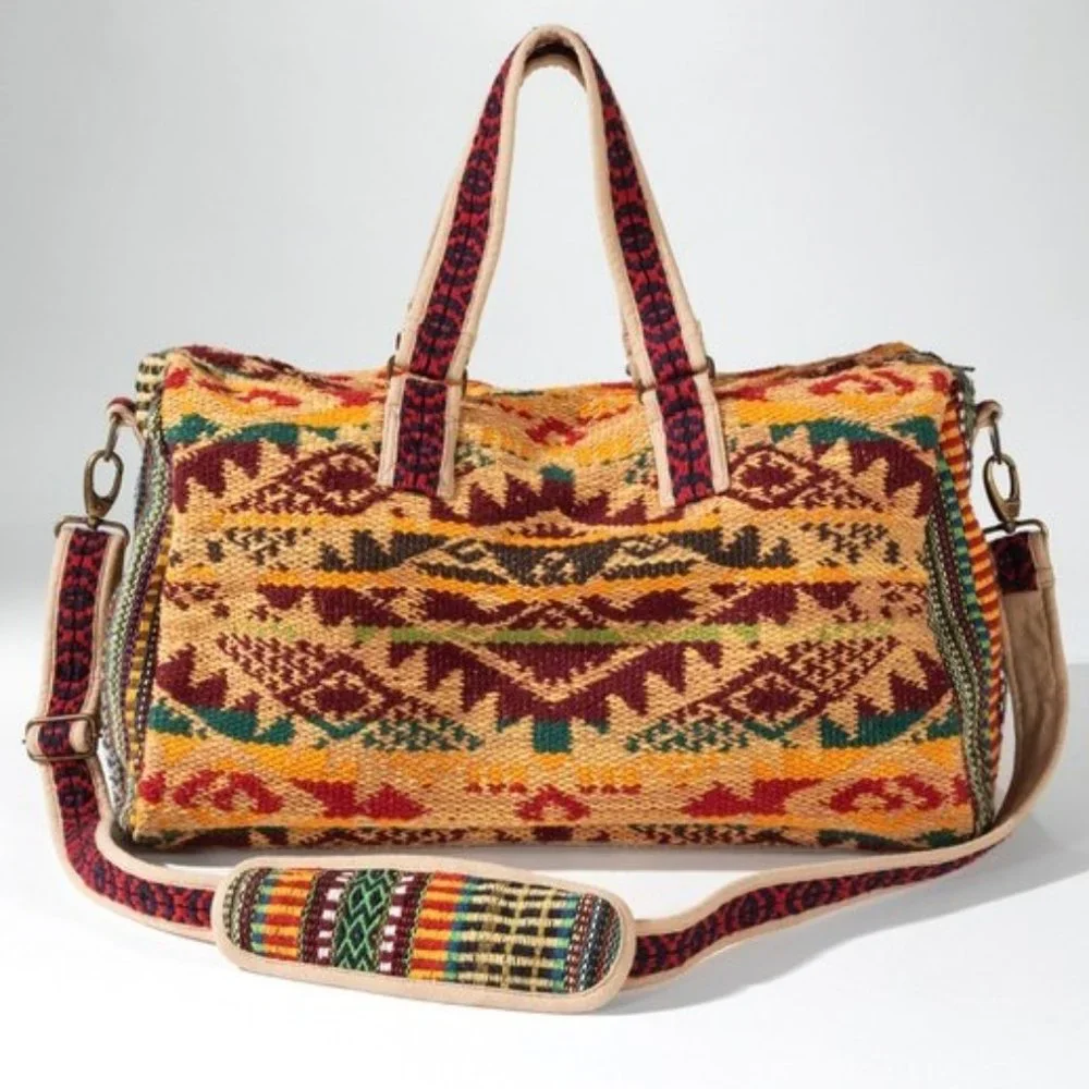 Boho Travel Bag - Ethnic Navajo Design - Handwoven from Fully Fine Cotton - Picture 2 of 11